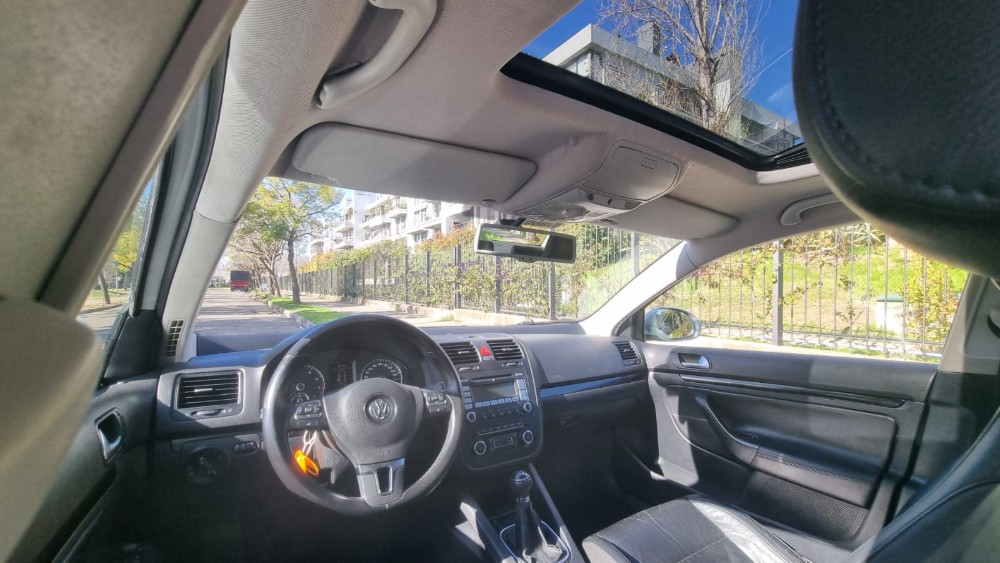 Volkswagen Vento Luxury 2.5 — foto 2